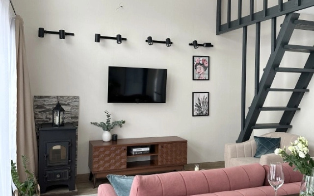 Частный Дом Барнхаус №3 с дровяной баней и горячим чаном на 7 человек