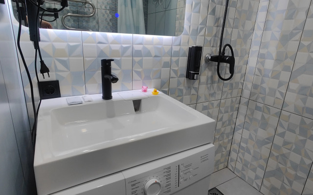 Апартаменты потрясающая студия напротив Политеха терминала в центре Нефтяников