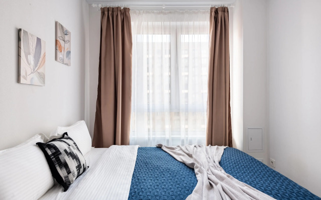 Uyutnaya evrodvushka s bol'shim divanom Flat