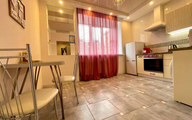 Yarkaya Kvartira V Tsentre Goroda S Kofevarkoy Apartments