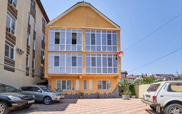 2-Kh Komnatnyye Na Pereletnoy Apartments