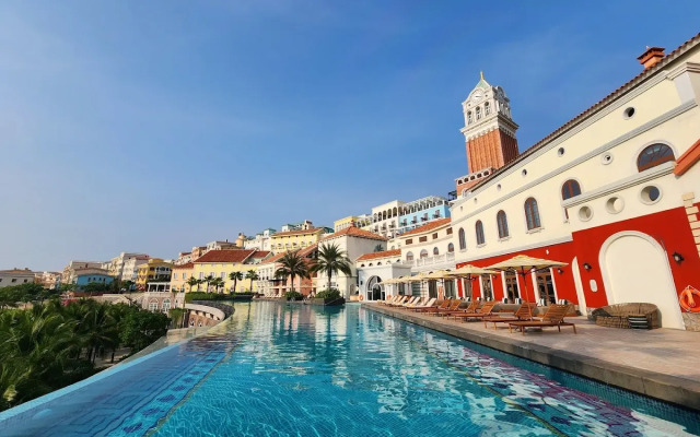 La Festa Phu Quoc, Curio Collection By Hilton Hotel