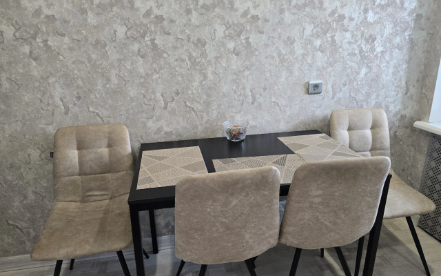 Avrora, 2 Kurskaya 61 Flat