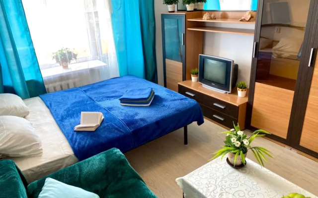 (2-Komnaty) V Tsentre Goroda Na Ploschadi Revolyutsii Flat