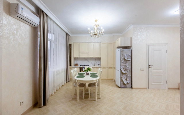 Квартира с Видом на Горы в Центре Города