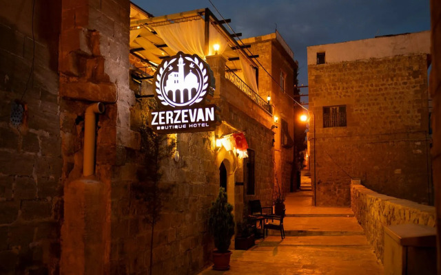 Zerzevan Hotel
