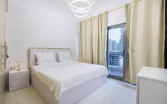 Luxury and Spacious Full Marina View Flat