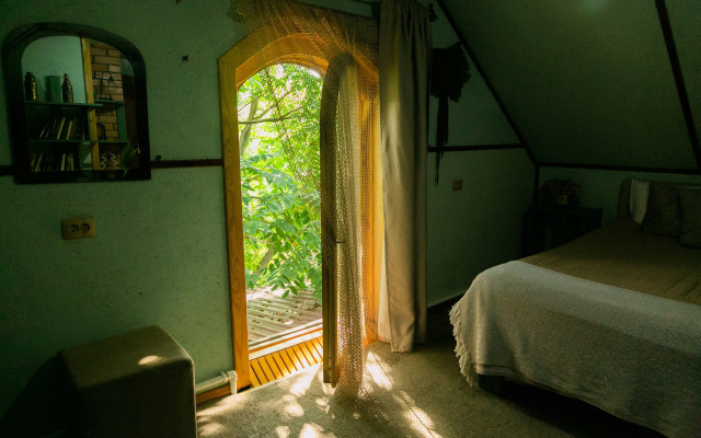 Oreshek Guest House