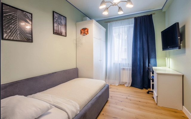 Квартира MyHomeYourHome на Невской 19