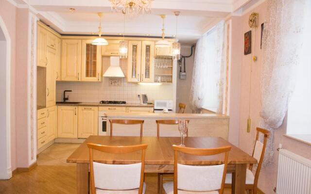 S Sadom Pavlovsk Apartments