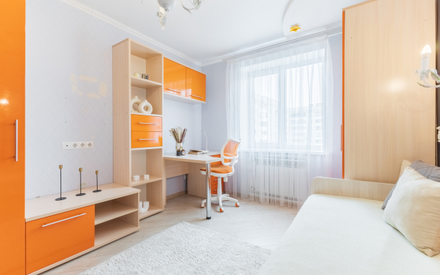 Апартаменты трехкомнатные на Меридианной