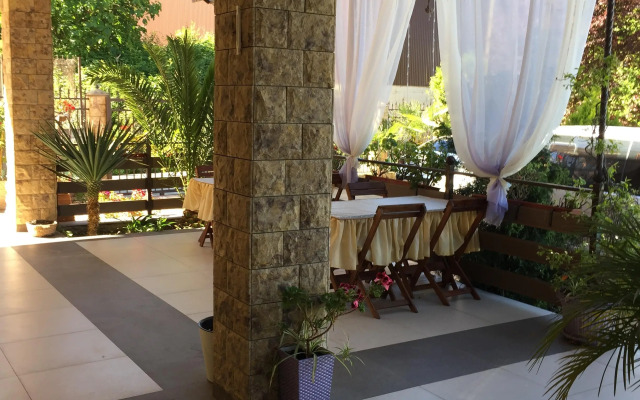 San-Mari Guest House
