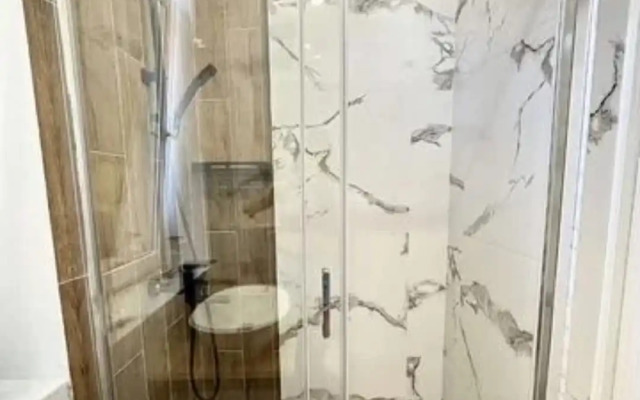 Uyutnaya Studiya v Shagovoy Blizosti k Moryu Flat