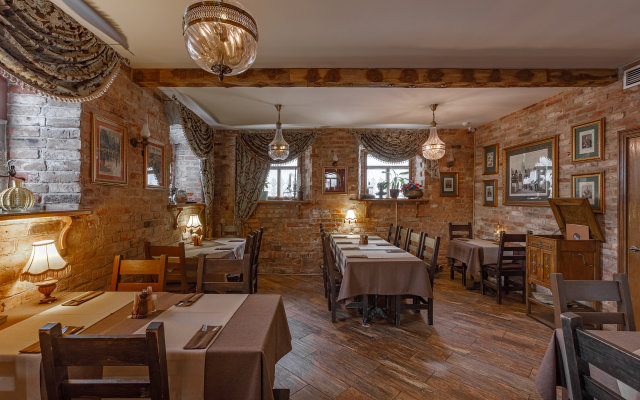 Отель Империал