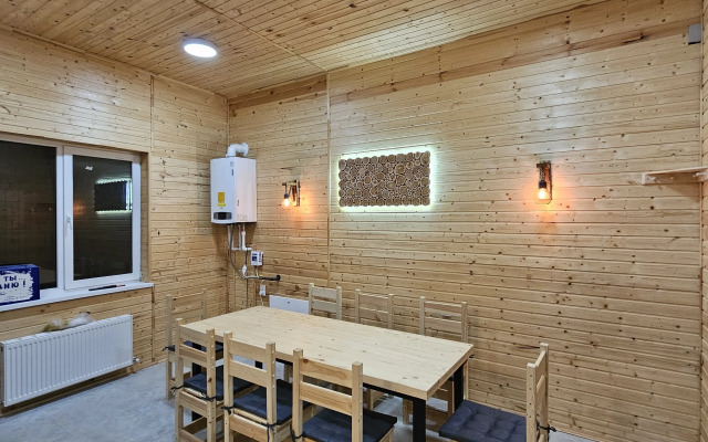 Частный дом с баней и бассейном