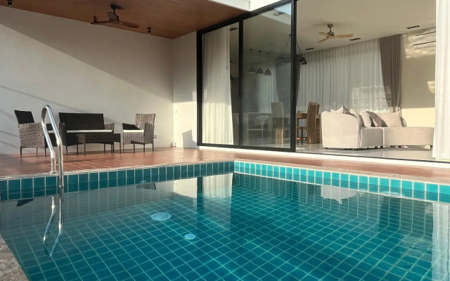 Level Villas, Villa