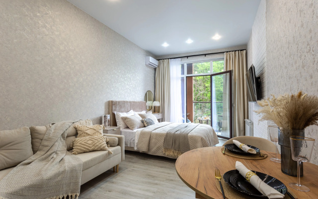 S Balkonom I Vidom Na Lesopark Alleya 326 Flat