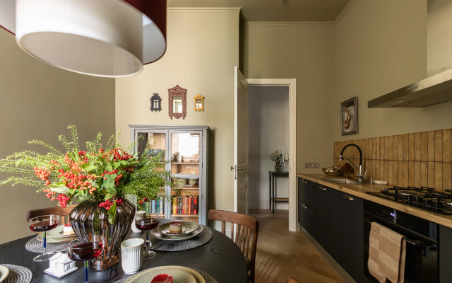 Stilnaya Dizaynerskaya V Odnom Iz Uyutnykh Rayonov Peterburga Flat