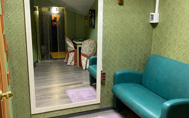 Меблированная комната Роза на ул. Большая Покровская, 48