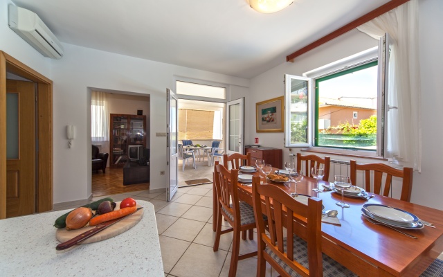 Family Živana Dugi Rat Villa