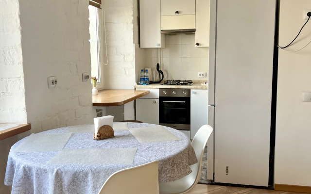 V 5 Minutakh Ot Volzhskoy Naberezhnoy Flat