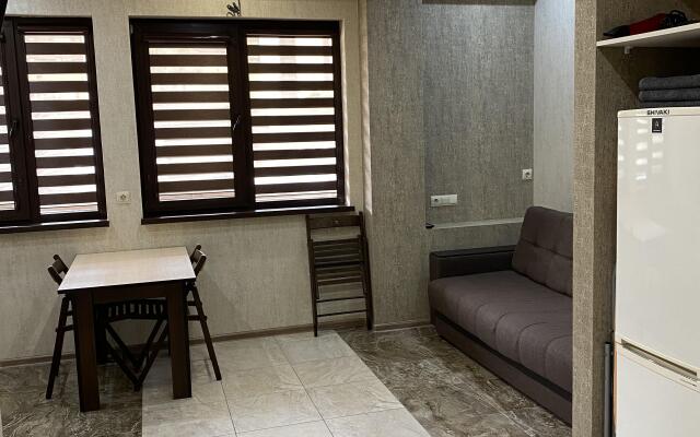 Monteroza Studiya Dlya Troikh Apartments