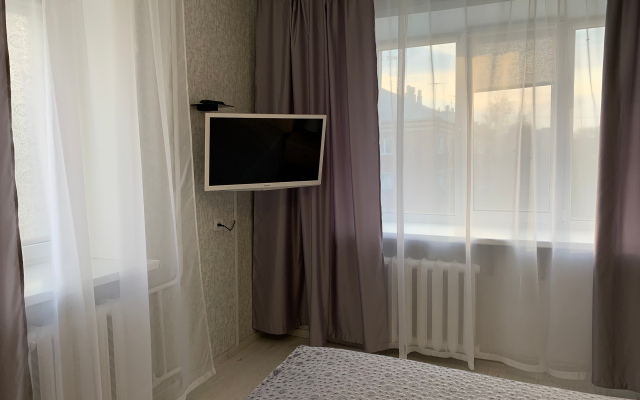 Квартира трехкомнатная в центре полностью оборудована для проживания