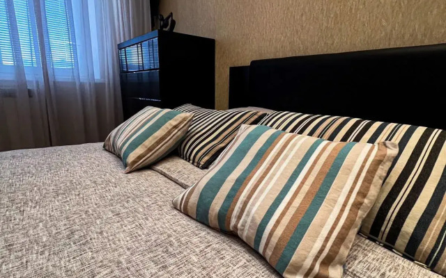 V Zolotom Kvadrate Flat