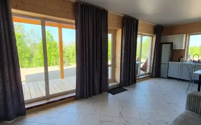 Гостевой дом с сауной и купелью вблизи реки и озера Ладоги Лисий берег