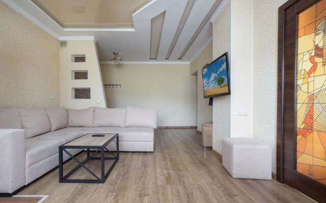 Stay Inn On Sayat-Nova Ave. 33-53 Apartments