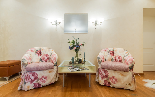 GM s Vidom na Zoopark i Moscow city Apartments