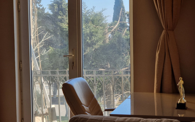 Apartments Maiden Tower apart