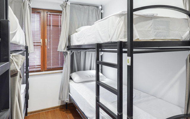 Best Way Hostel