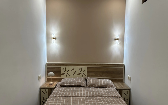 2-K, Ulitsa Amiryana, Am104 Flat