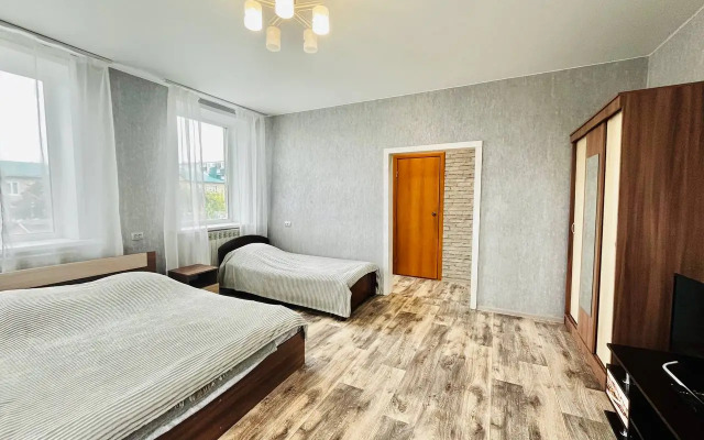 Апартаменты на Комиссара Московского 12