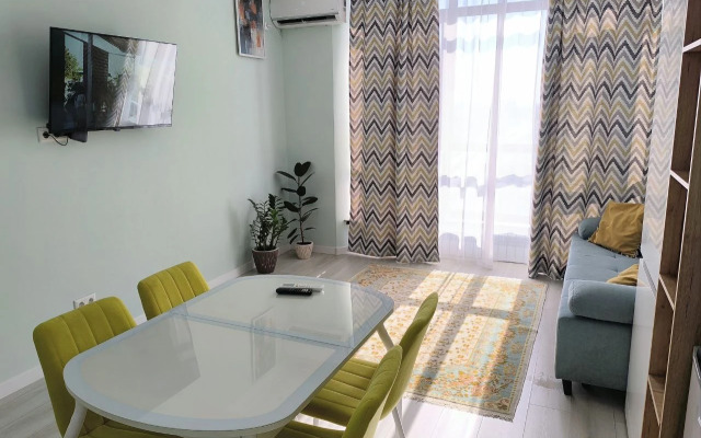 Uyutnye Apartamenty Vozle Parka Yntymak Flat