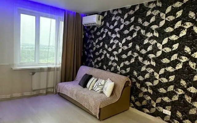 Uyutnaya i Svetlaya v Novom Zhilom Komplekse Flat