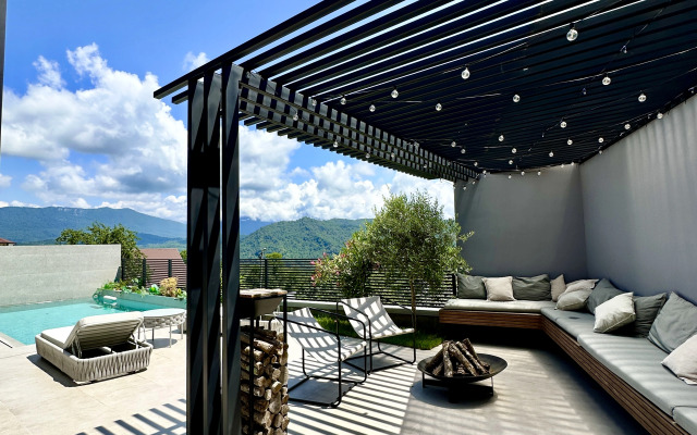 Nebo S Teplym Basseynom Dlya 8 Gostey Villa
