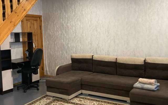 Castnyj Dom Dvuhetaznyj v Mikrorajone Vyngapurovskij