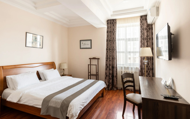 Soluxe Hotel