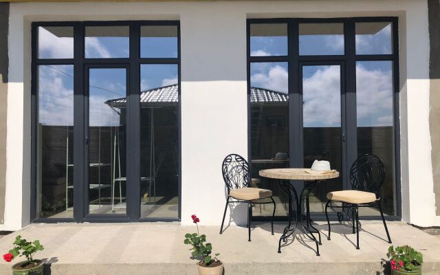 Mirabel Guest House