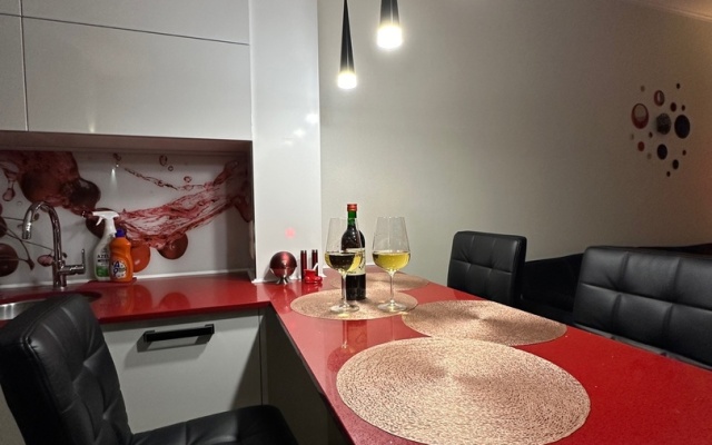Stil'naya evro 3-h.kom.kvartira s dizajnerskim remontom v ZHK"Evropejskij" Flat