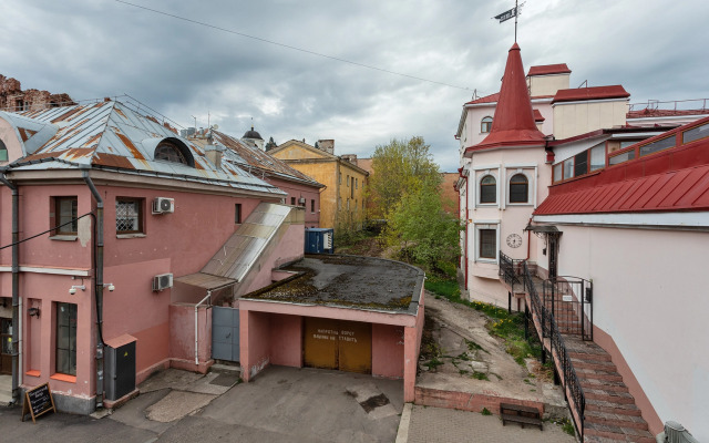 J&N Apartments s kaminom i letney terrasoy v samom tsentre istoricheskogo Vyborga Krasnoflotskaya 1 Apartments