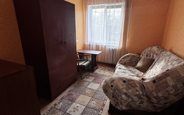 Tryokhkomnatnaya Na Lunacharskogo 48 Flat