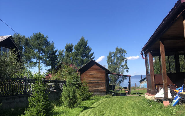 Dom Serdtse Baykala Guest House