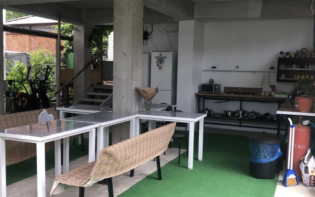 Semeyny Trekhmestny S Vannoy Komnatoy Apartment