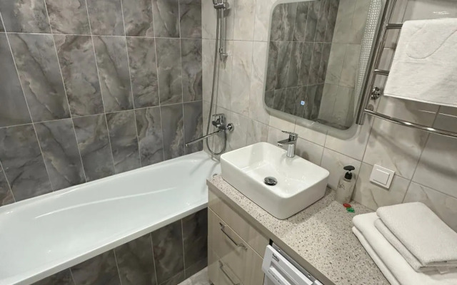 Апартаменты с кроватью 180 см, ванной и панорамными окнами, 16 этаж