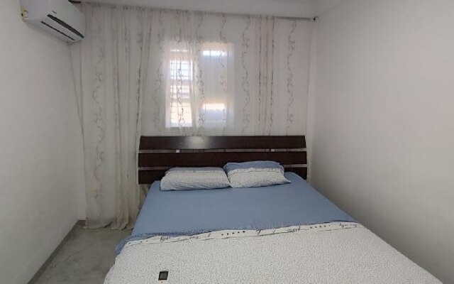 U Morya S Balkonom Apartments