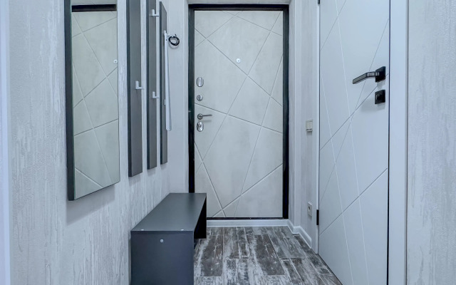 Studiya Green Fox na Bekhtereva 2B Flat