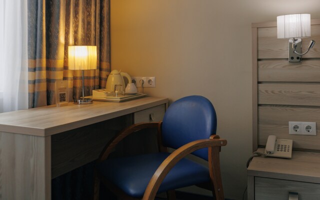 Hotel Equator